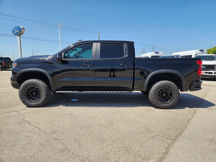 2026 Chevrolet Silverado 1500 - Image 3