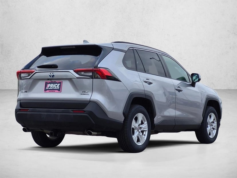 2021 Toyota RAV4 - Image 3