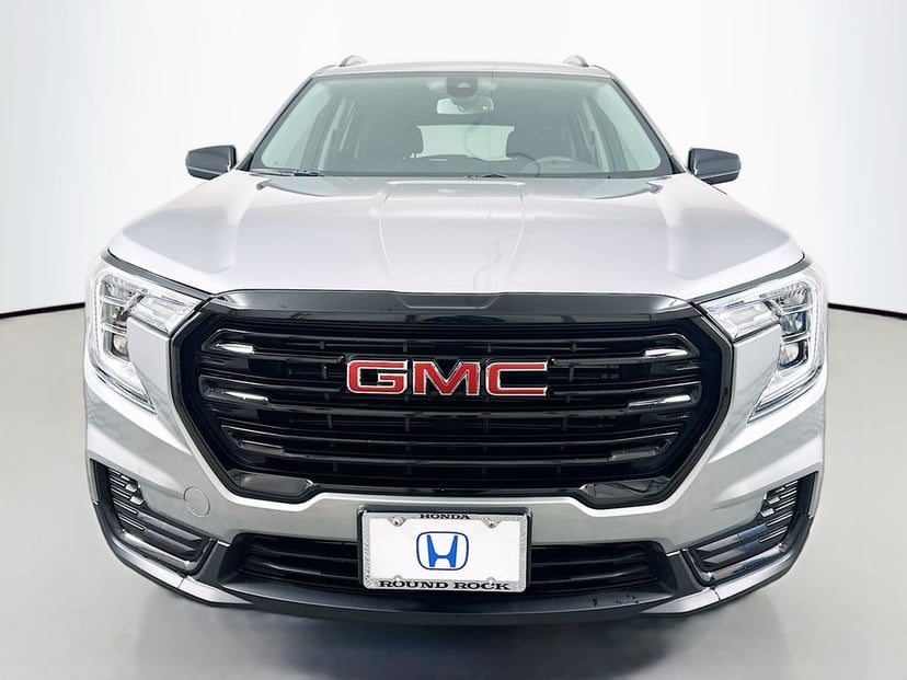 2024 GMC Terrain - Image 3