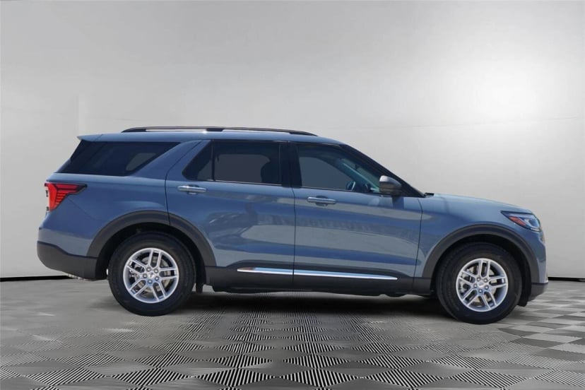 2025 Ford Explorer - Image 1