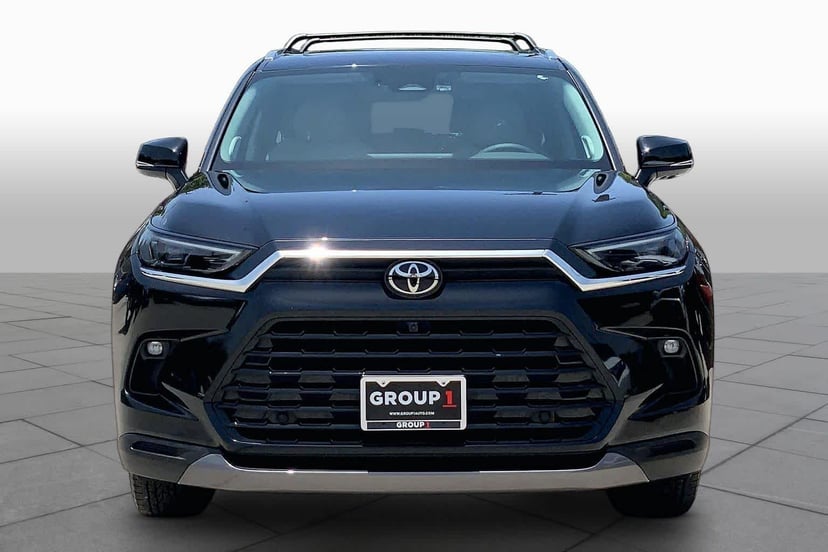 2024 Toyota Grand Highlander - Image 2