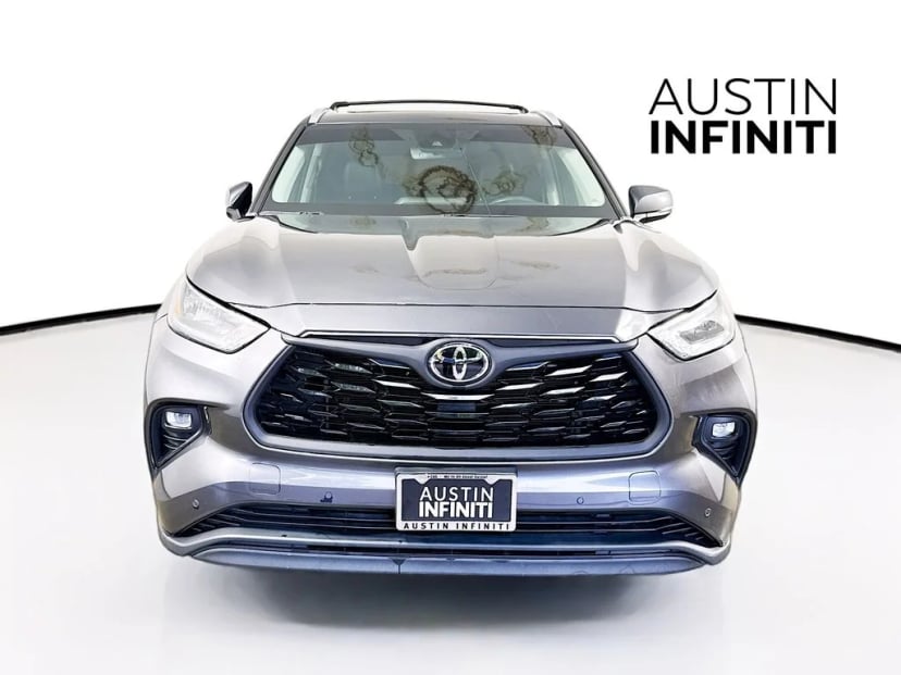 2023 Toyota Highlander - Image 1