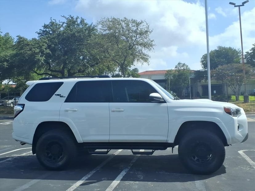 2022 Toyota 4runner - Image 2