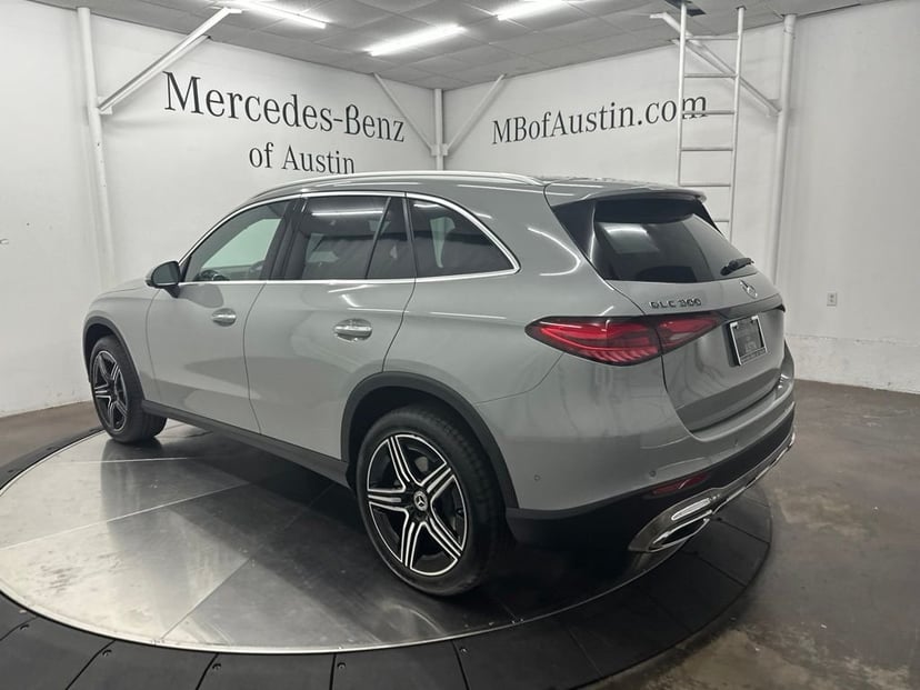 2027 Mercedes-Benz GLC - Image 2