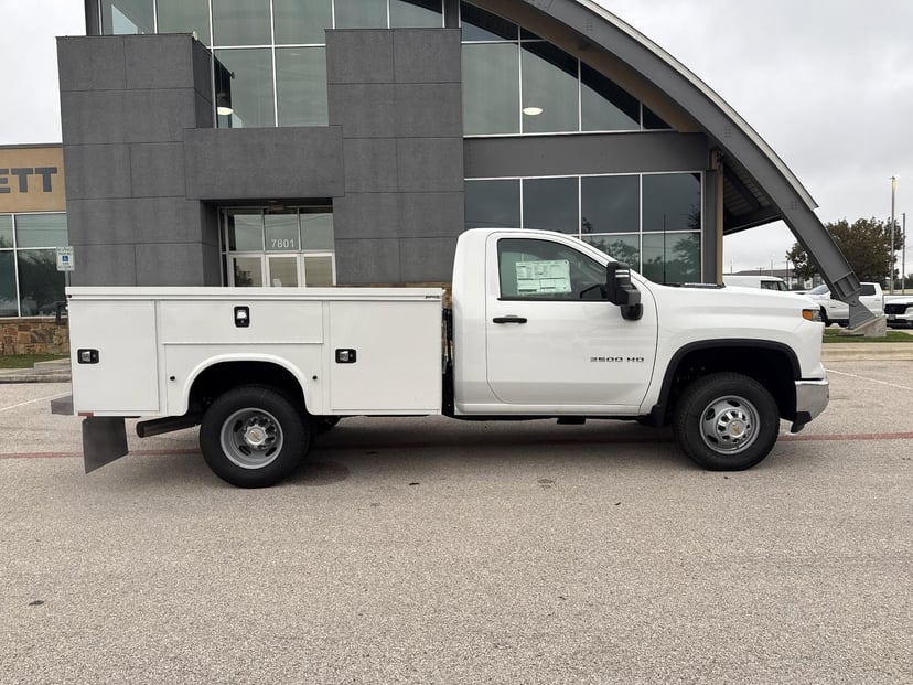 2025 Chevrolet Silverado 3500 HD - Image 2