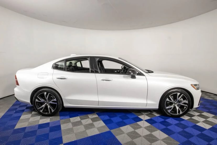 2025 Volvo S60 - Image 2