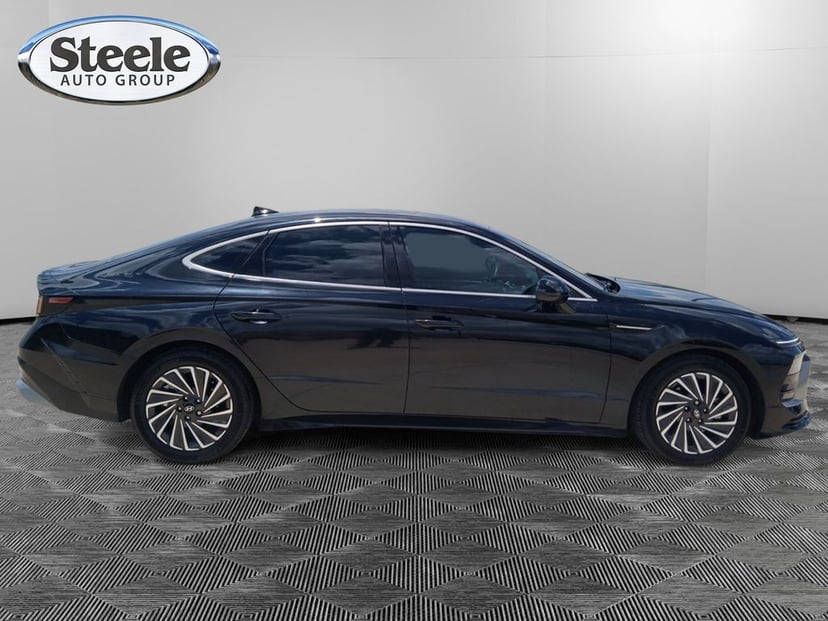 2024 Hyundai Sonata Hybrid - Image 3