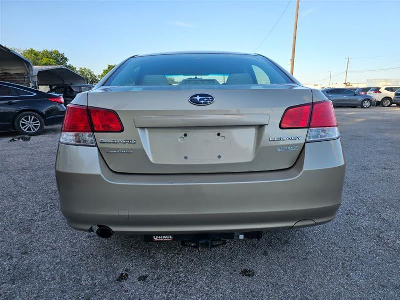2010 Subaru Legacy - Image 2