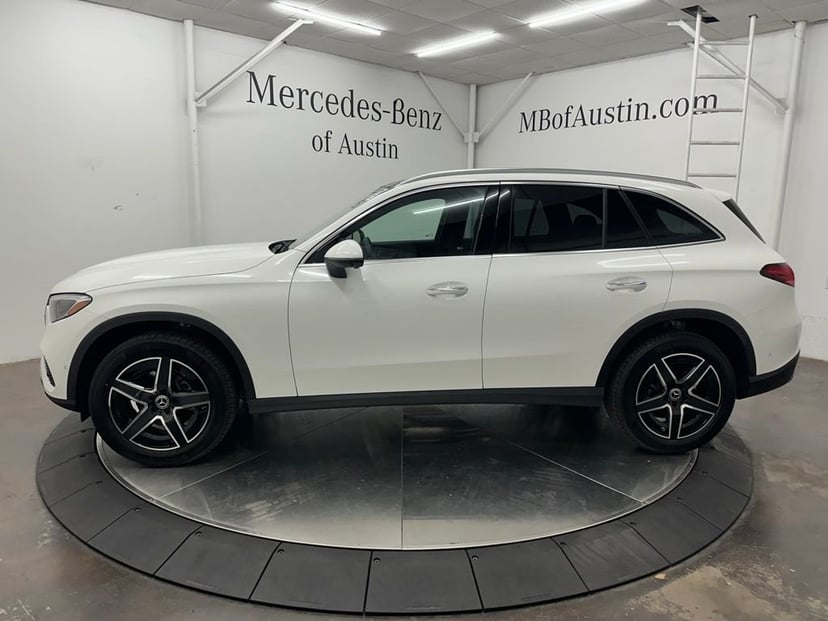2027 Mercedes-Benz GLC - Image 1