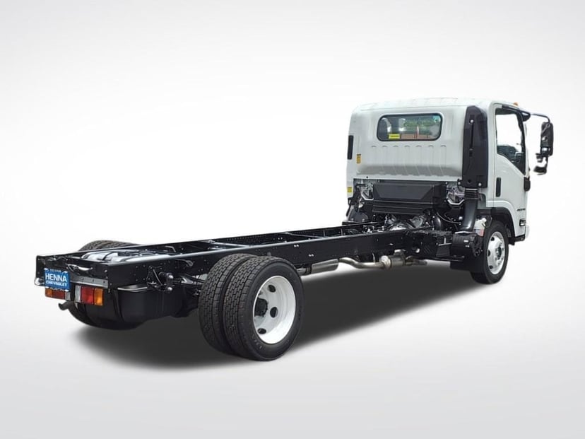 2025 Chevrolet Low Cab Forward - Image 3