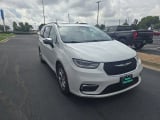 2023 Chrysler Pacifica - Preview 3