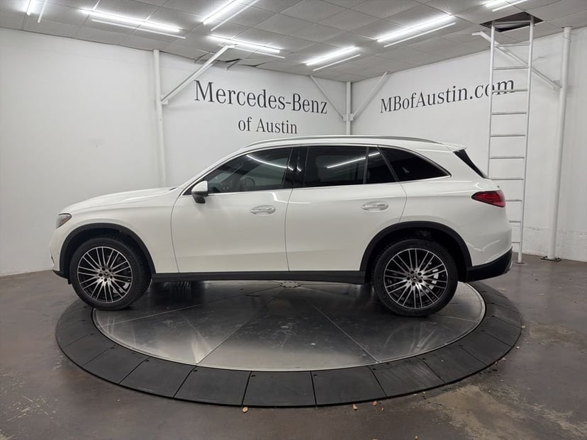 2026 Mercedes-Benz GLC - Image 3