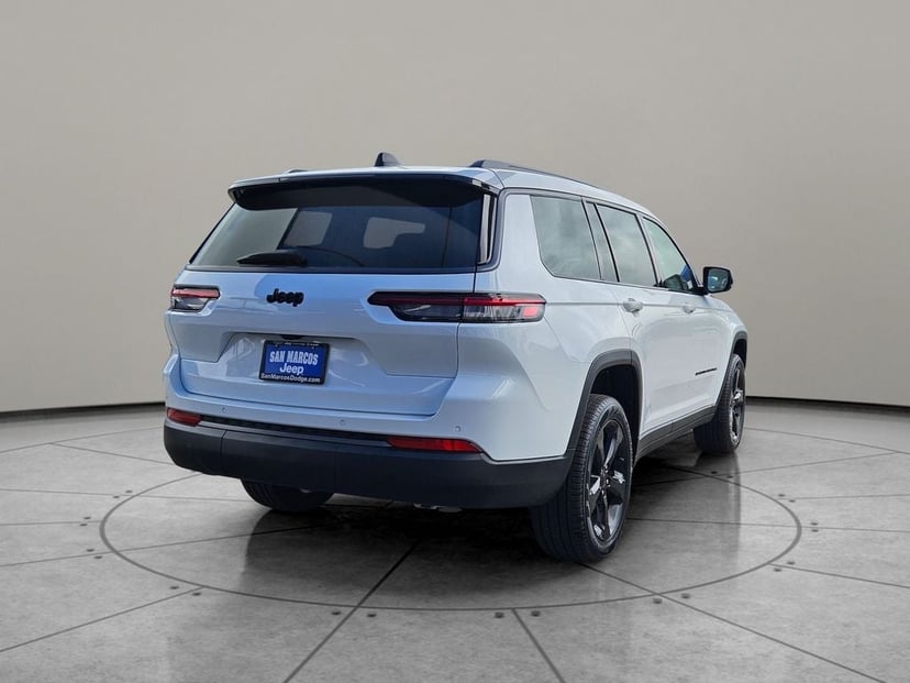2026 Jeep Grand Cherokee - Image 3