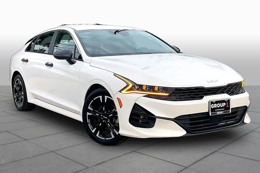 2023 Kia K5 - Image 3