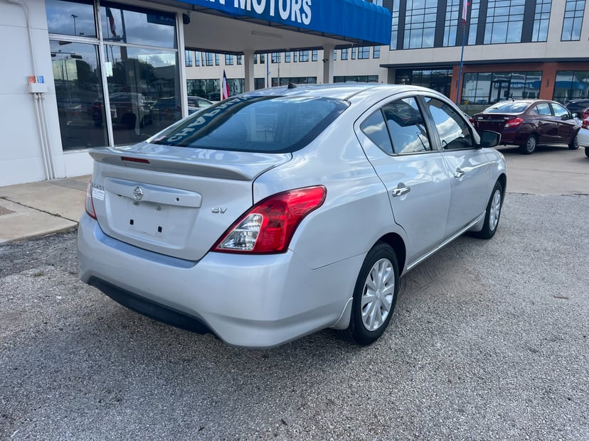 2018 Nissan Versa - Image 3