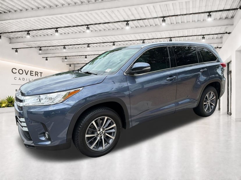 2018 Toyota Highlander - Image 2