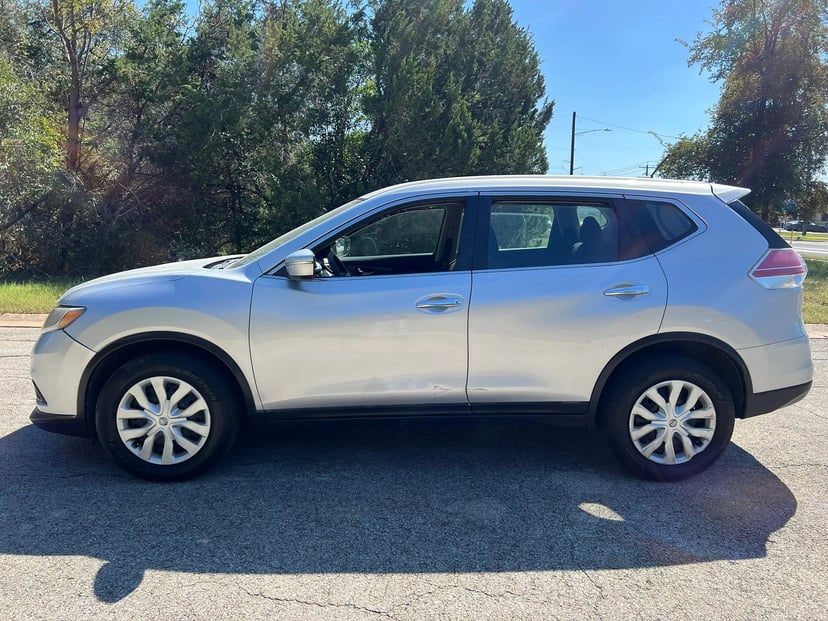 2015 Nissan Rogue - Image 1