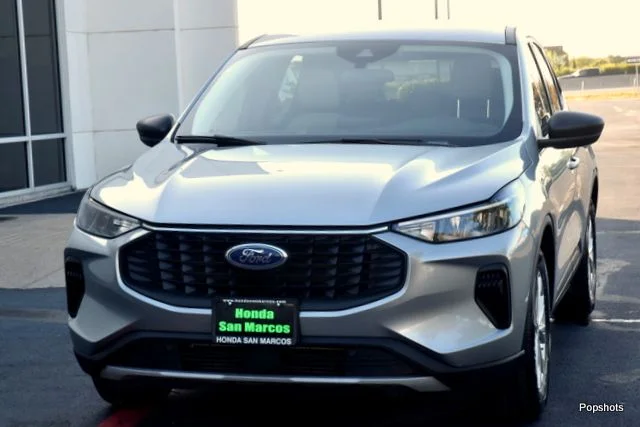 2023 Ford Escape - Image 1