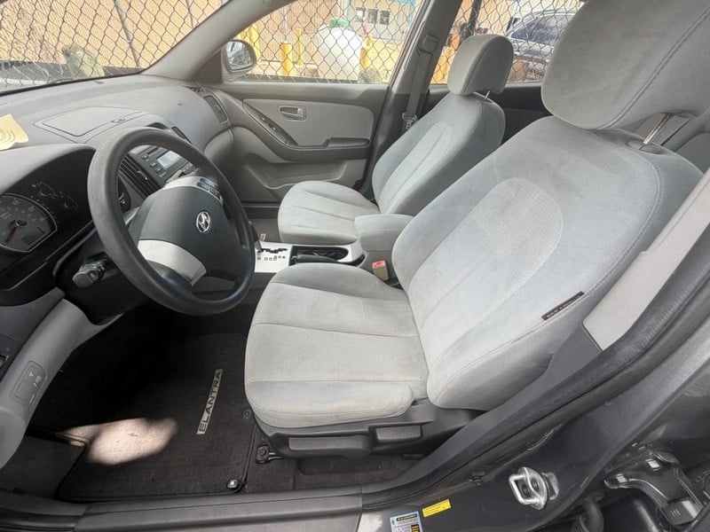 2008 Hyundai Elantra - Image 3