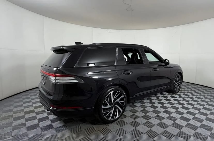2025 Lincoln Aviator - Image 1