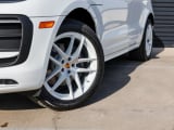 2026 Porsche Macan - Preview 12