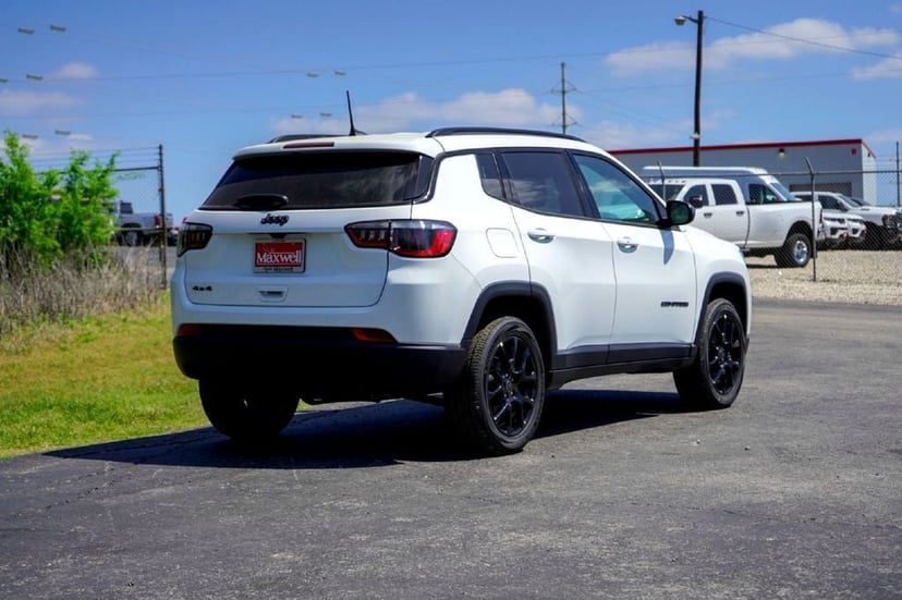 2026 Jeep Compass - Image 3