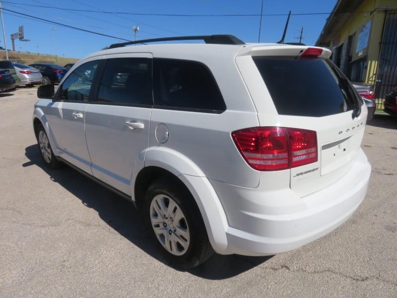 2020 Dodge Journey - Image 3