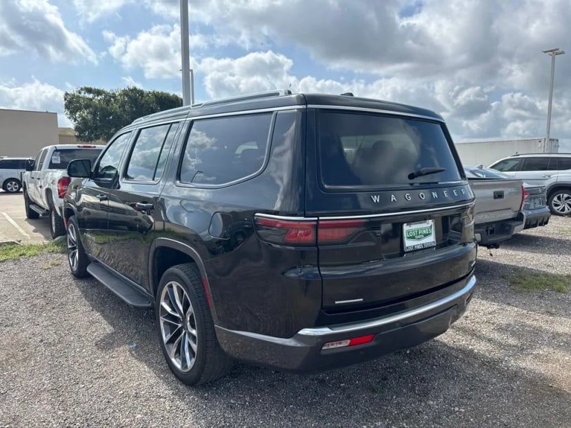 2022 Jeep Wagoneer - Image 2