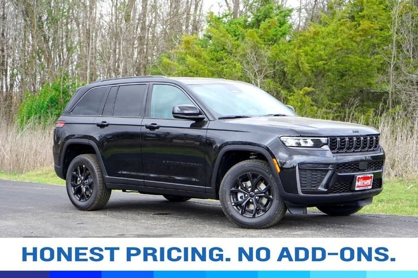 2026 Jeep Grand Cherokee Laredo Altitude - Image 1