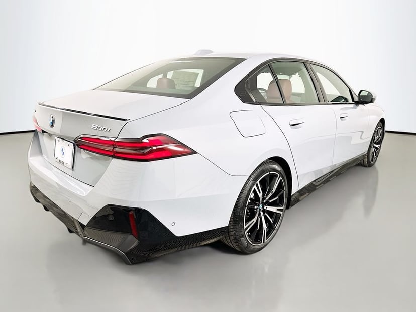 2027 BMW 5-series - Image 3