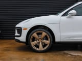 2026 Porsche Macan - Preview 11