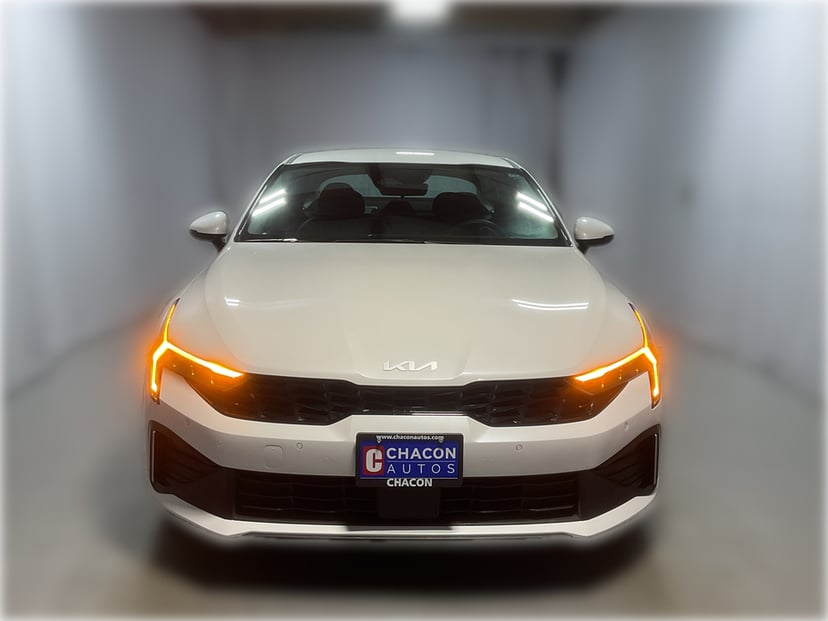 2025 Kia K5 - Image 2