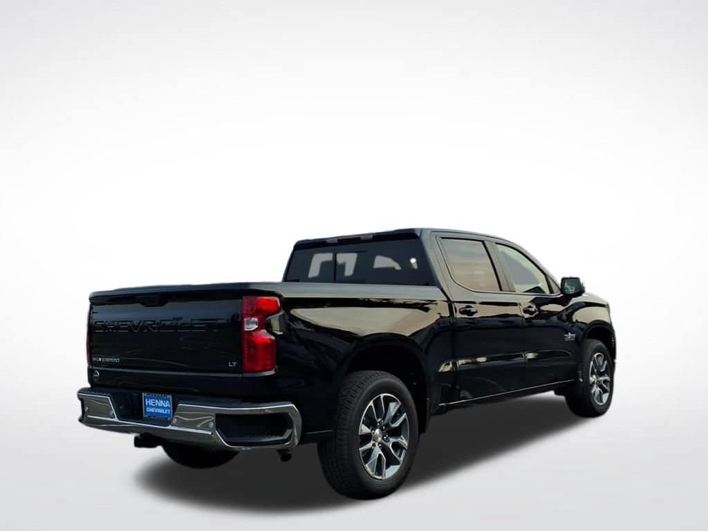 2026 Chevrolet Silverado 1500 - Image 3