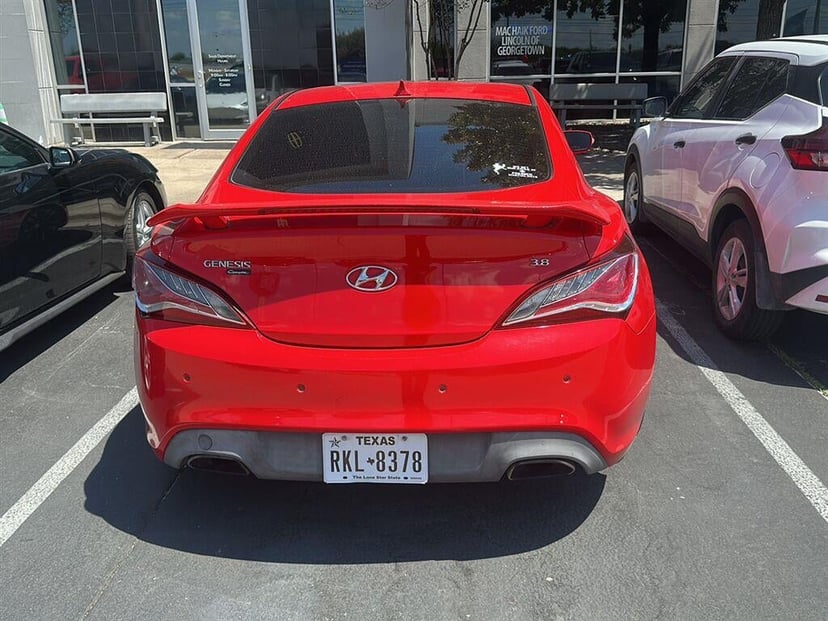 2016 Hyundai Genesis Coupe - Image 2