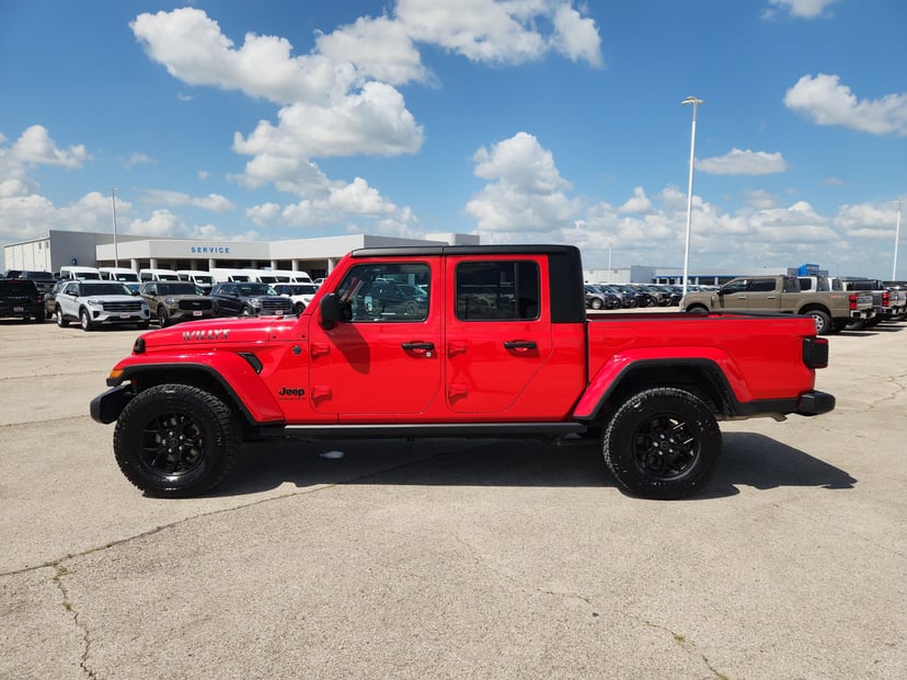 2024 Dodge Gladiator - Image 2