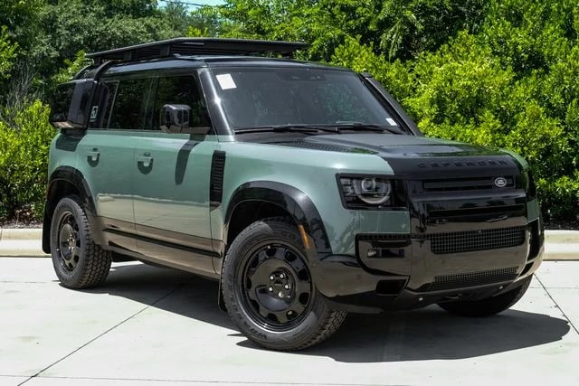 2026 Land Rover Defender - Image 2