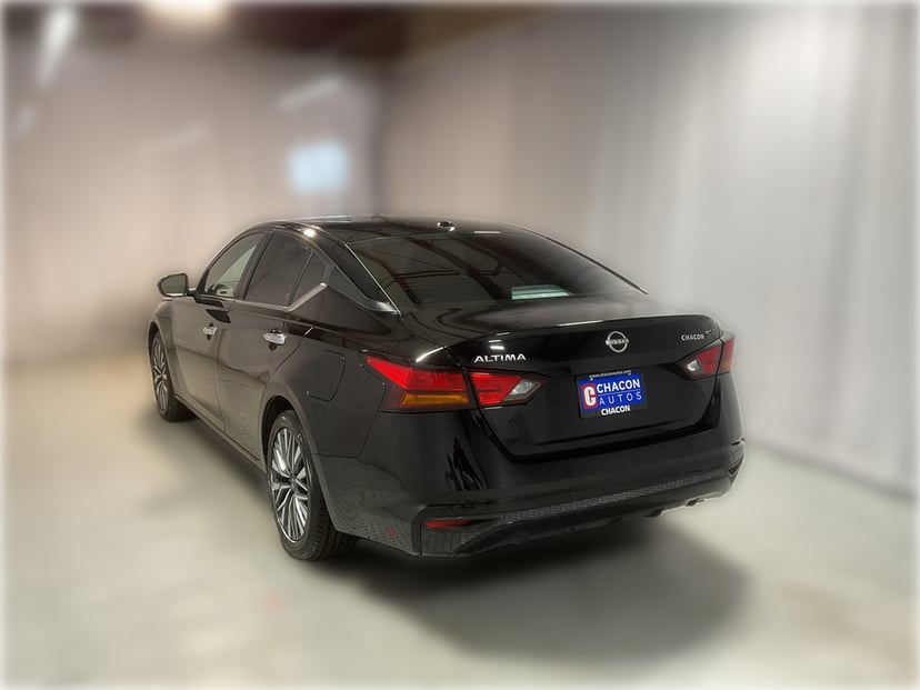 2024 Nissan Altima - Image 3