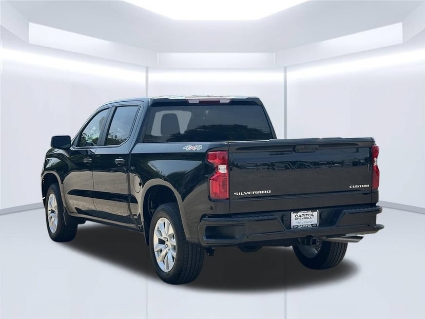 2026 Chevrolet Silverado 1500 - Image 2
