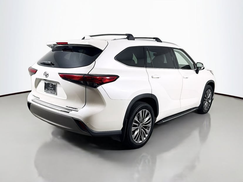 2020 Toyota Highlander - Image 3