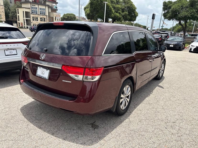 2016 Honda Odyssey - Image 3