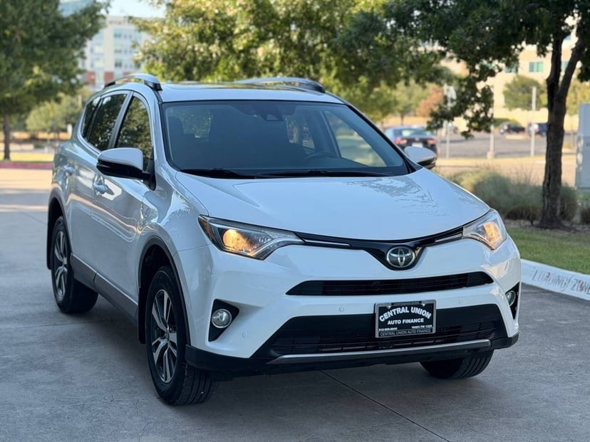 2018 Toyota RAV4 - Image 1