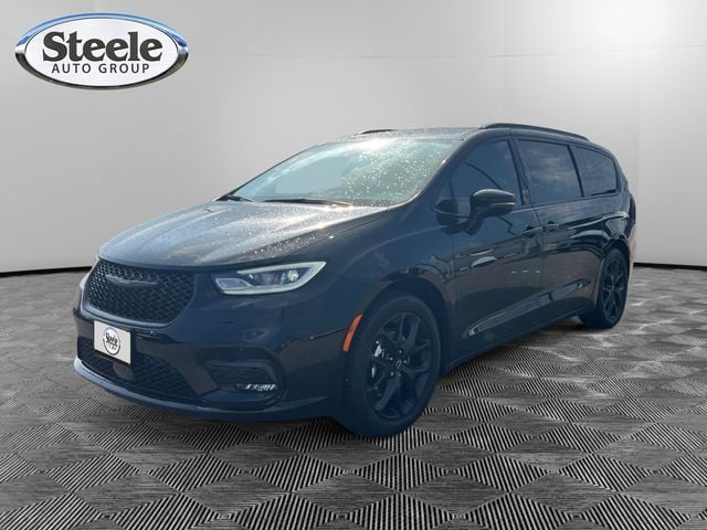 2026 Chrysler Pacifica - Image 1