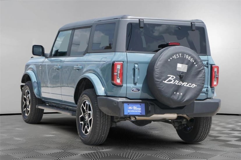 2022 Ford Bronco - Image 3