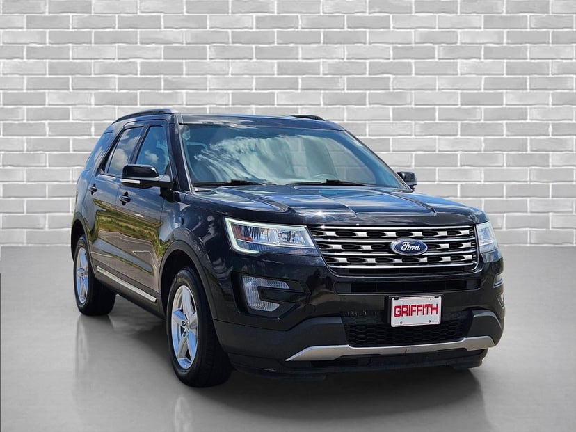 2017 Ford Explorer - Image 1