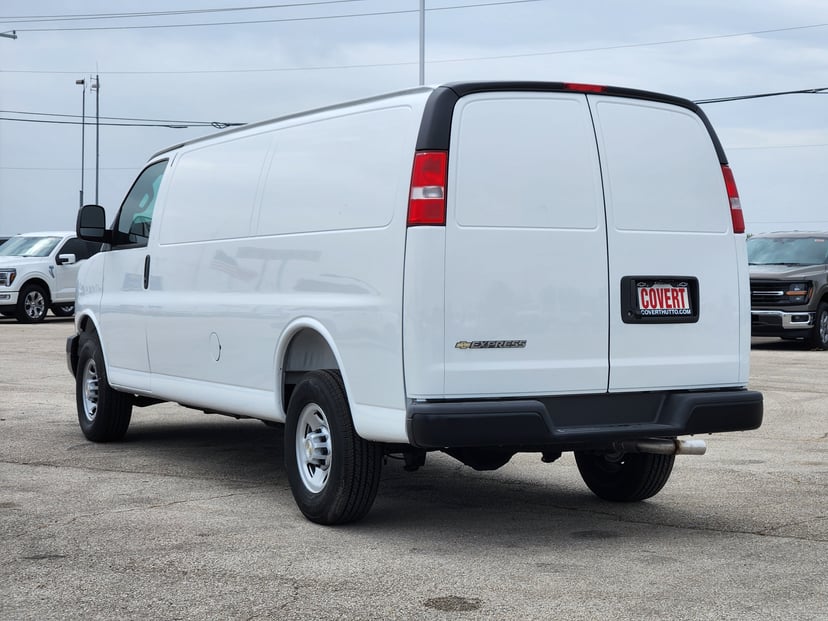 2026 Chevrolet Express Cargo - Image 3