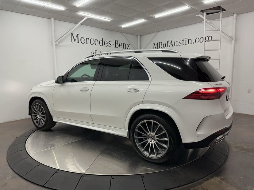 2026 Mercedes-Benz GLE - Image 3
