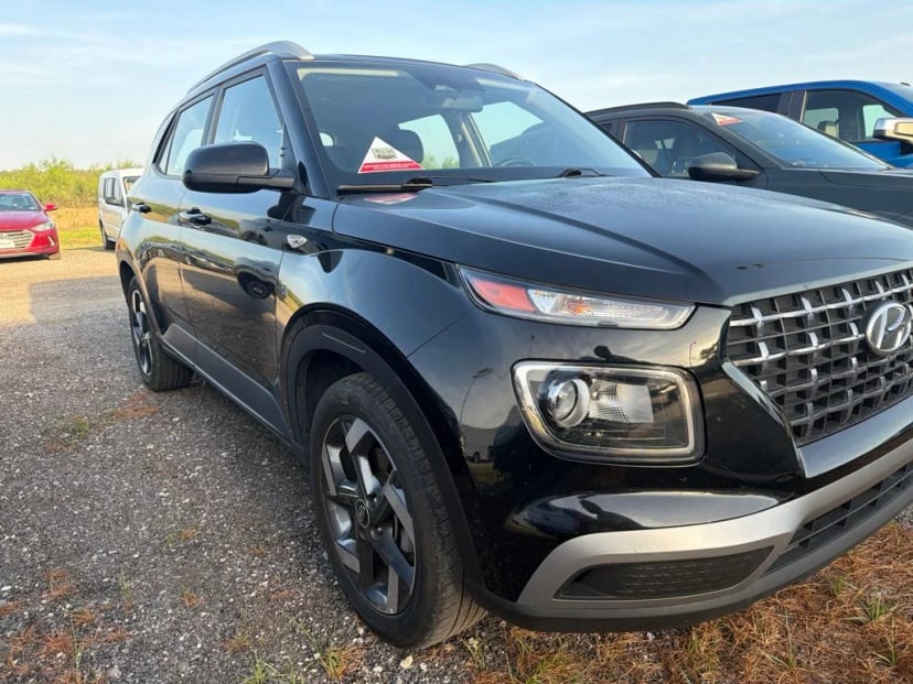 2025 Hyundai Venue - Image 2