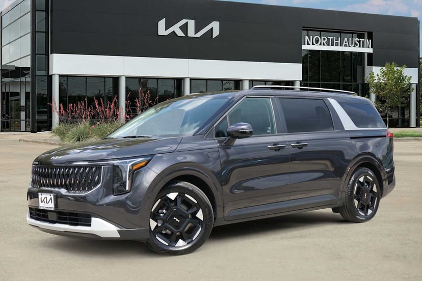 2026 Kia Carnival - Image 1