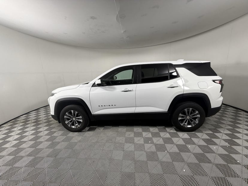 2025 Chevrolet Equinox - Image 2