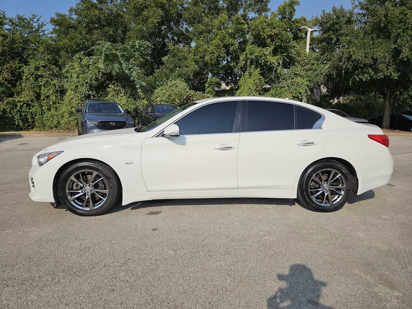 2017 INFINITI q50 - Image 3